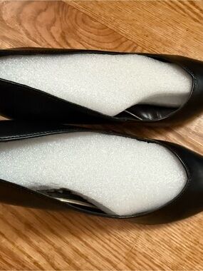 Nine West Black Leather Ballet Flats